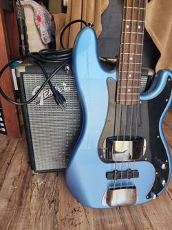 Fender Squier Series Precision Bass with amp