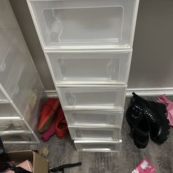 Shoe shelf