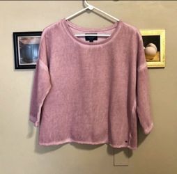 🌸🦅American Eagle Pink Distressed Sweater🦅🌸