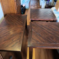 Coffee/2 End Table Set