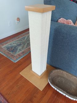 SmartCat cat scratching post