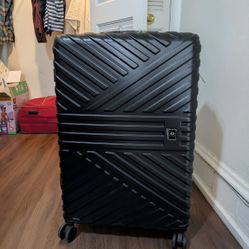 New(unused) Travelhouse 30.5” 4-360 degrees spinner wheels Hardshell Lightweight check in Suitcase