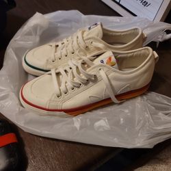 Adidas 10.5 Mens/womens