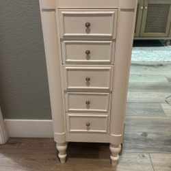 Little Stand Up Vanity, For Jewelry, Makeup, Accessories And More