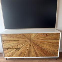 Tv stand/ Dresser