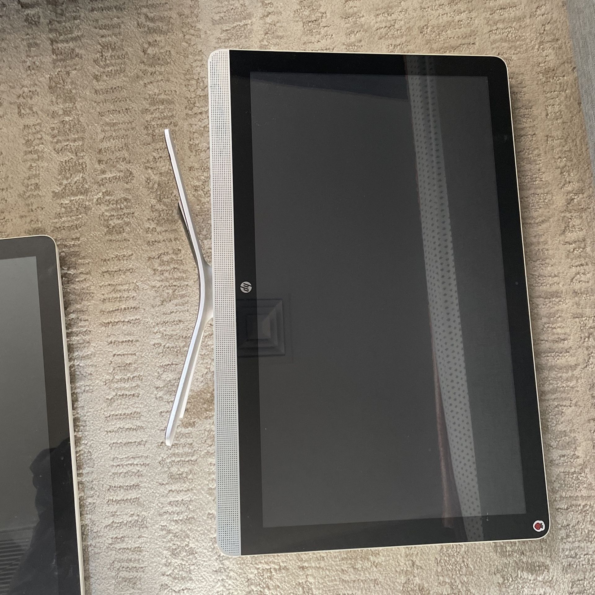 Lot of 3 HP All-in-One PCs (Model 24-G020