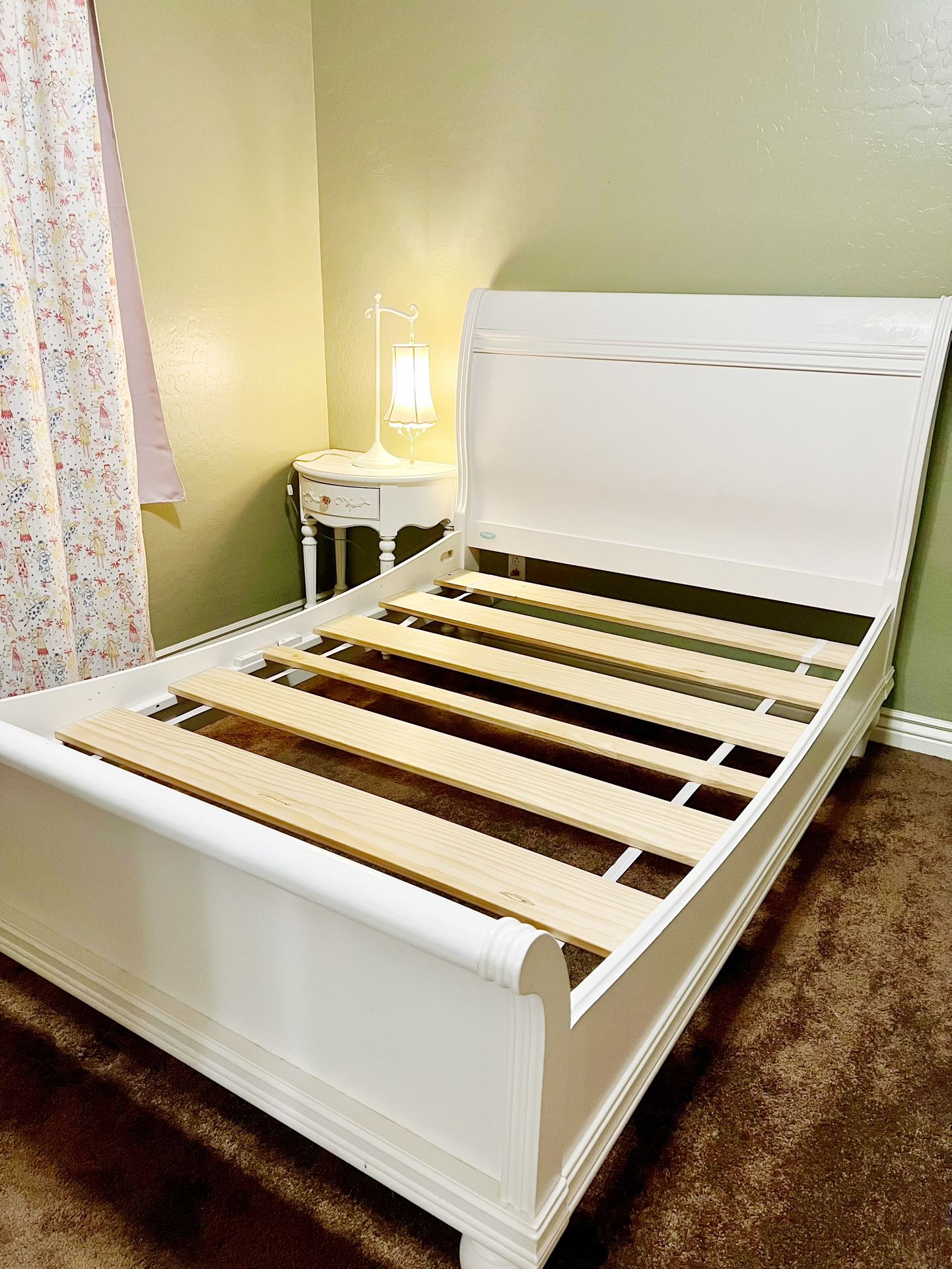 Full Size Bed, White Solid Wood, Bought from Costco