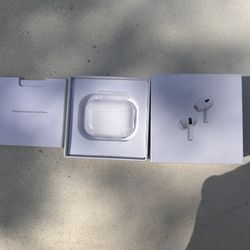 Apple AirPods Pro 2nd Generation with MagSafe Wireless Charging BRAND NEW SEALED