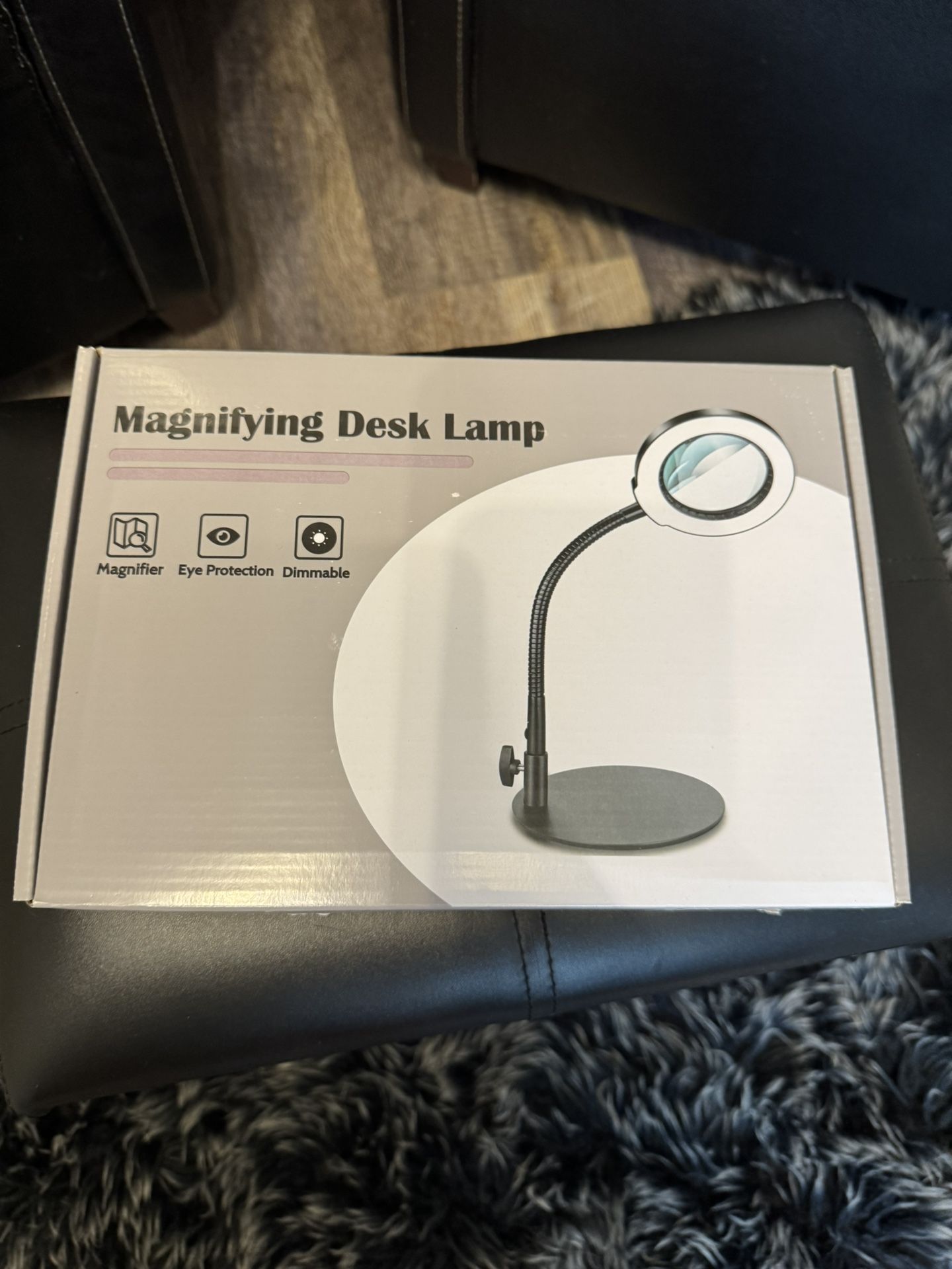 Magnifying Desk Lamp. Crafting. Beading.  