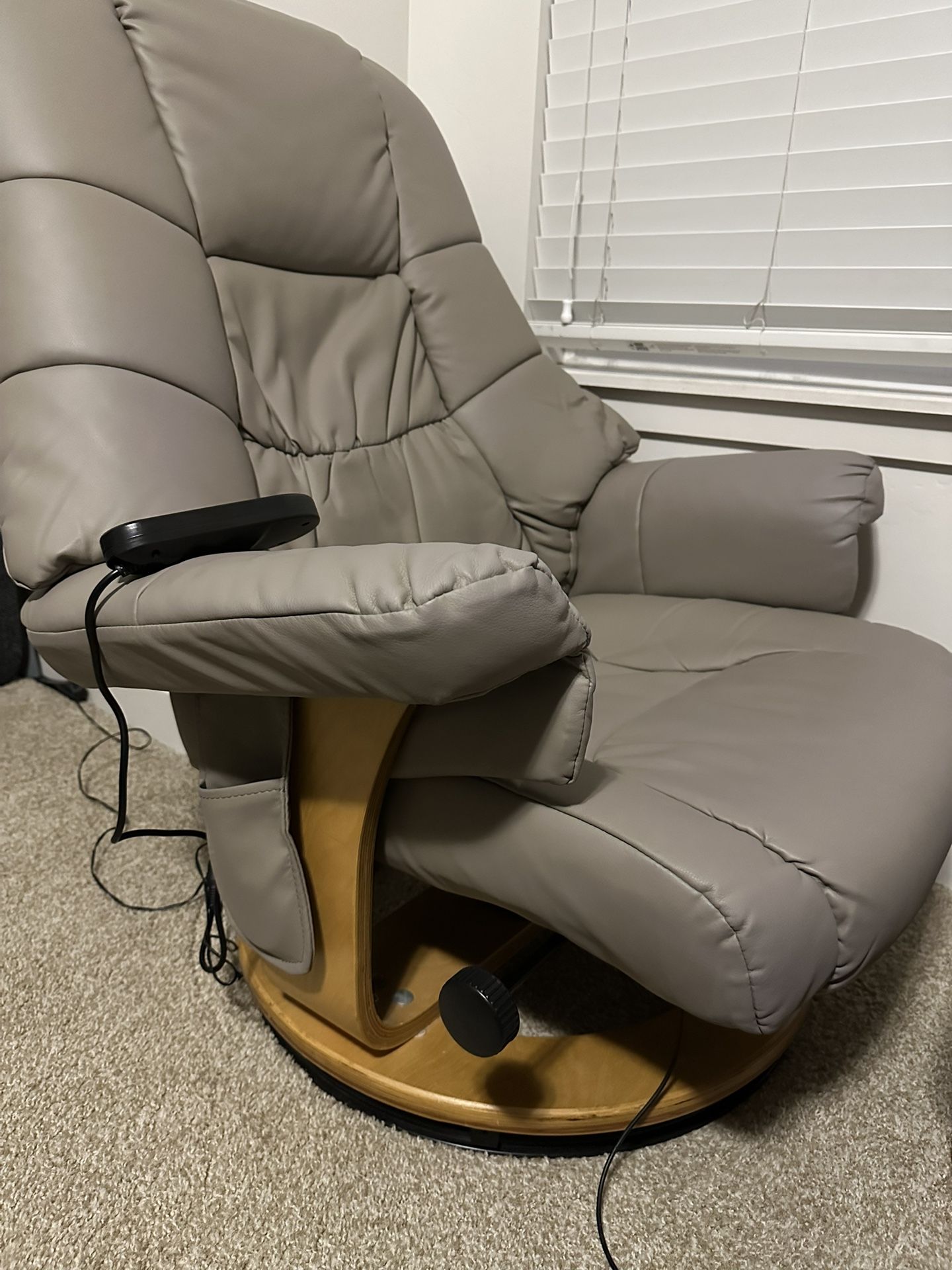 Massage chair and ottoman