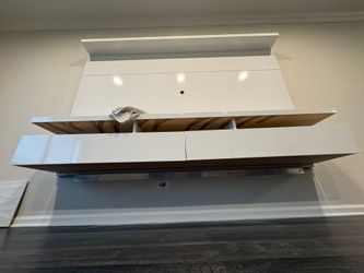 Manhattan Comfort City floating entertainment center