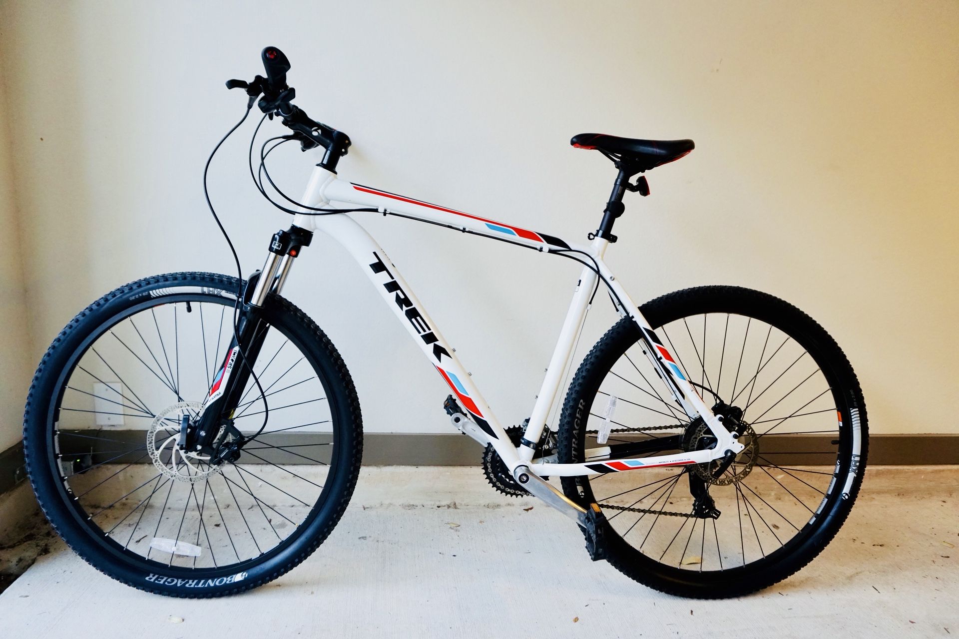 Trek marlin store 6 white