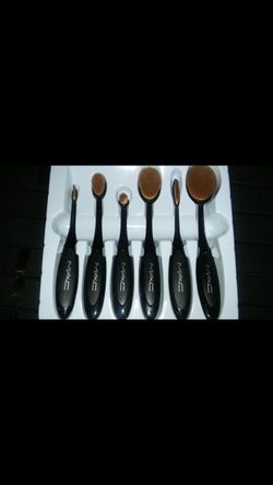 mac 6 piece brush set