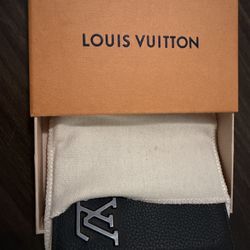 LV Bi Fold 