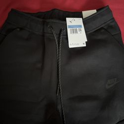 Nike tech bottoms
