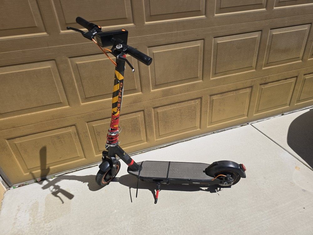 (Well Used) YADEA KS5 Pro Electric Scooter 
