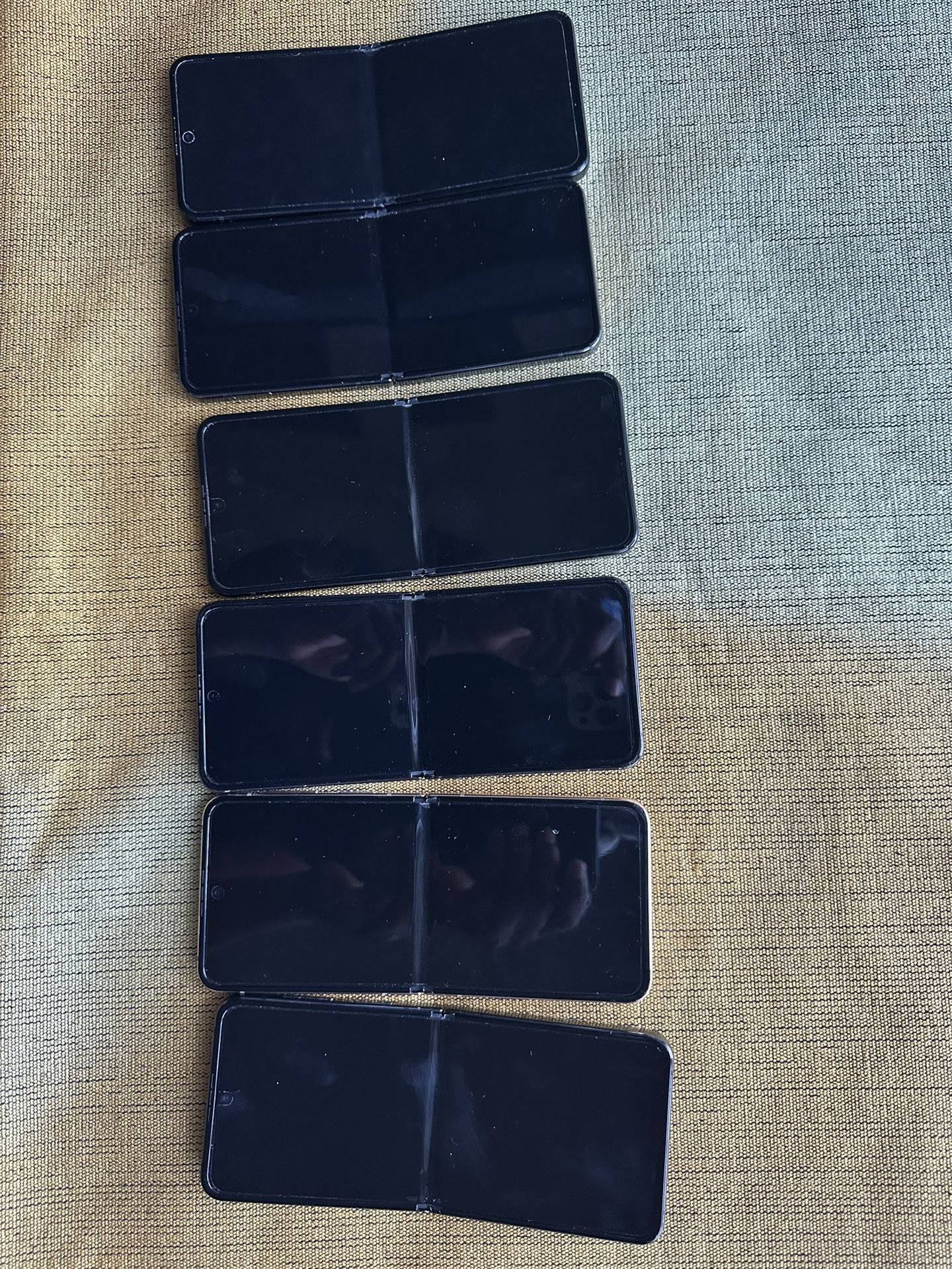 Samasung Galaxy Z Flip 4 256GB Unlocked 