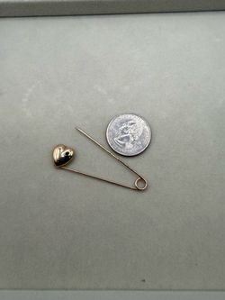 14K Yellow Gold Heart Safety Pin Charm Holder – 1.43g
