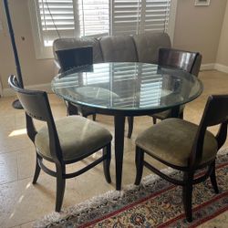 Round Glass top Dining Table And Four Chair