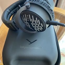 beyerdynamic dt 1990 pro