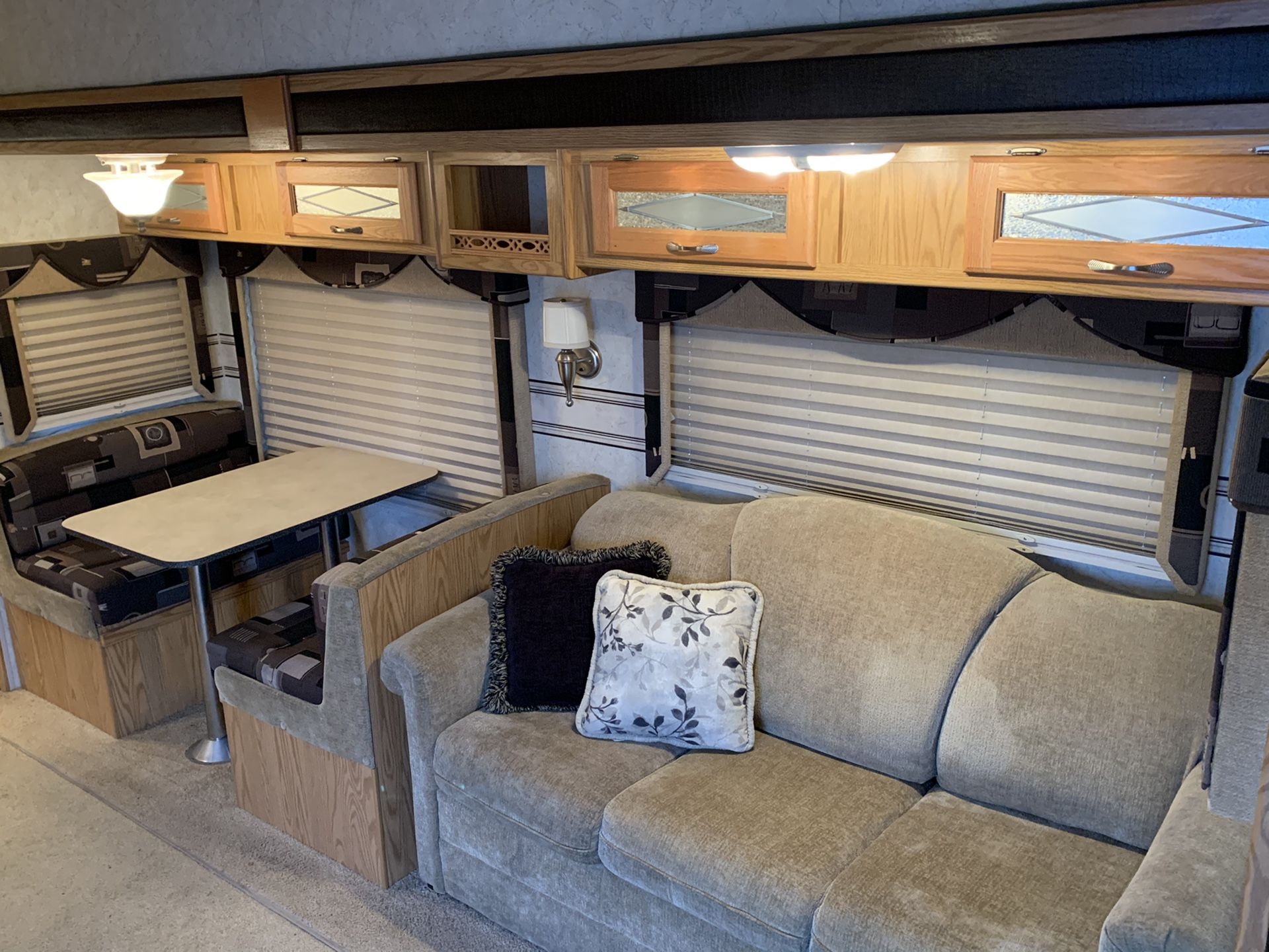 2005 holiday rambler Savoy fifth wheel two slides 27 ft for Sale in