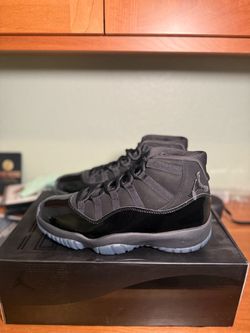 Size 9 Nike Jordan 11 cap and gown