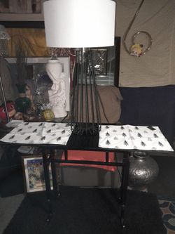Black Table, Lamp & 2 Placemats 