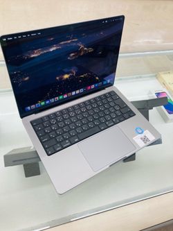MacBook Pro m2 pro 16gb ram 512gb ssd