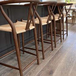 4 Wishbone Counter Stools