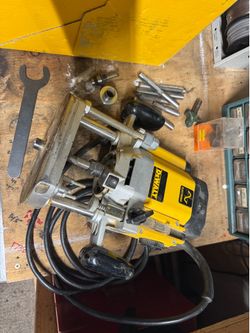 Dewalt DW625 Heavy Duty Electronic Plunge Router