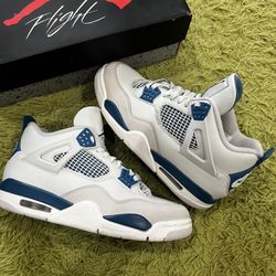VNDS Jordan 4 Retro Military Blue Size 8.5 OG BOX