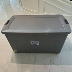 45 Gal Sterilite Wheeled Locking Latched Gray Storage Container