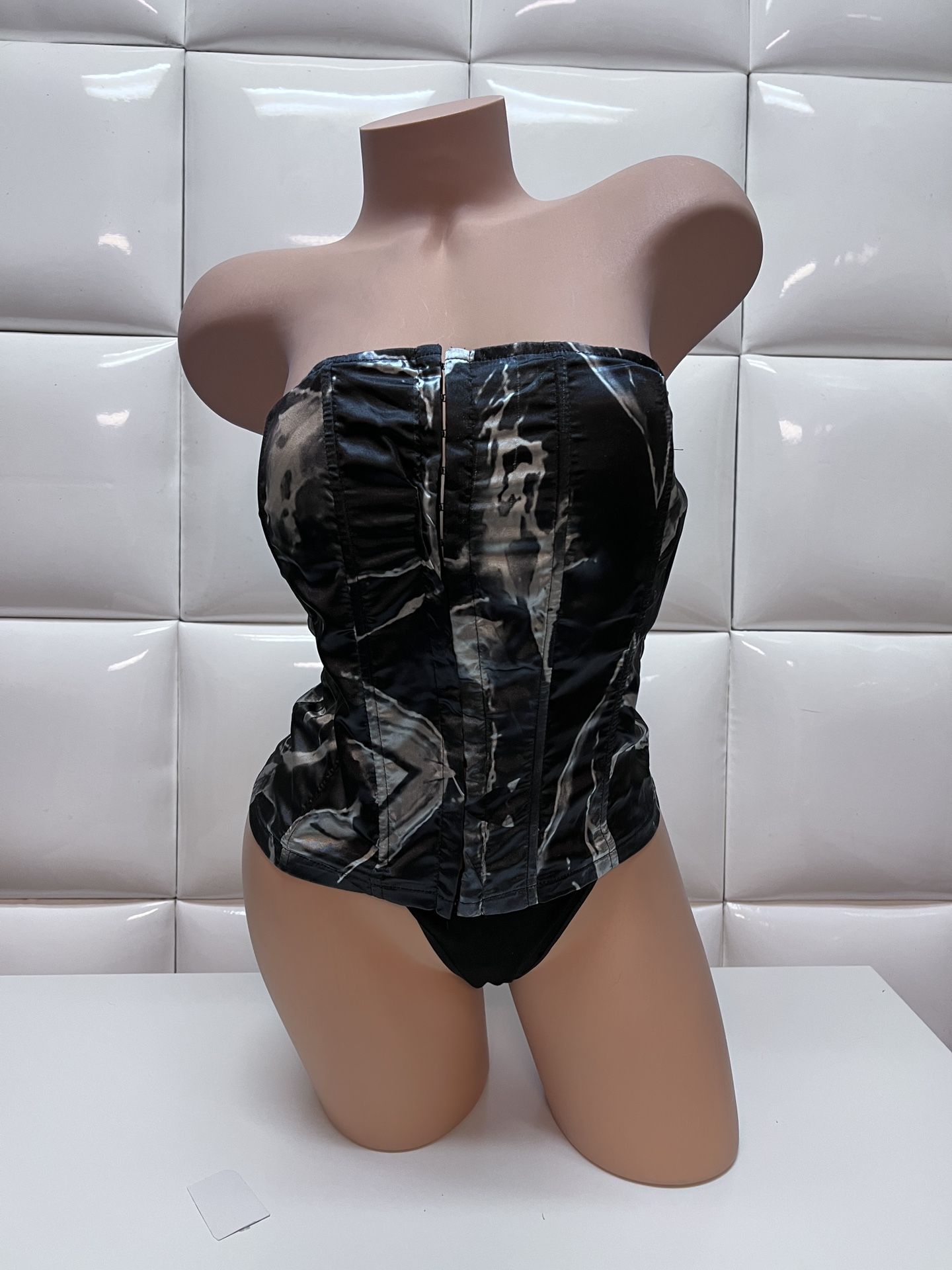 Strapless Corset Top- Used For Photo Shoots-$10 Medium-Usado Para Fotos