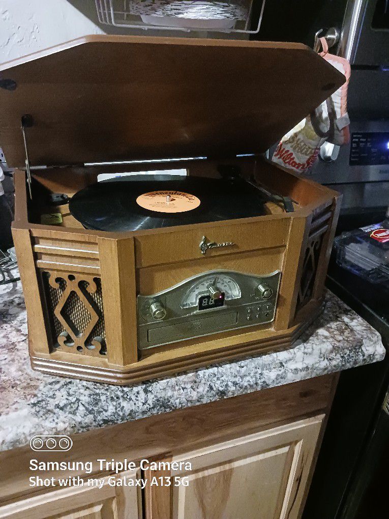 Record Player Vintage 