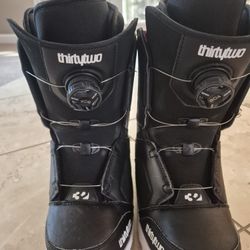 Size 7 Good Shape Snowboard Shoes