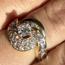 Round Diamond Gold Ring ✨