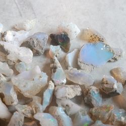 900 Carats Ethiopian Opal