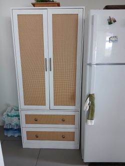 Sofa cama con gabeta debajo.