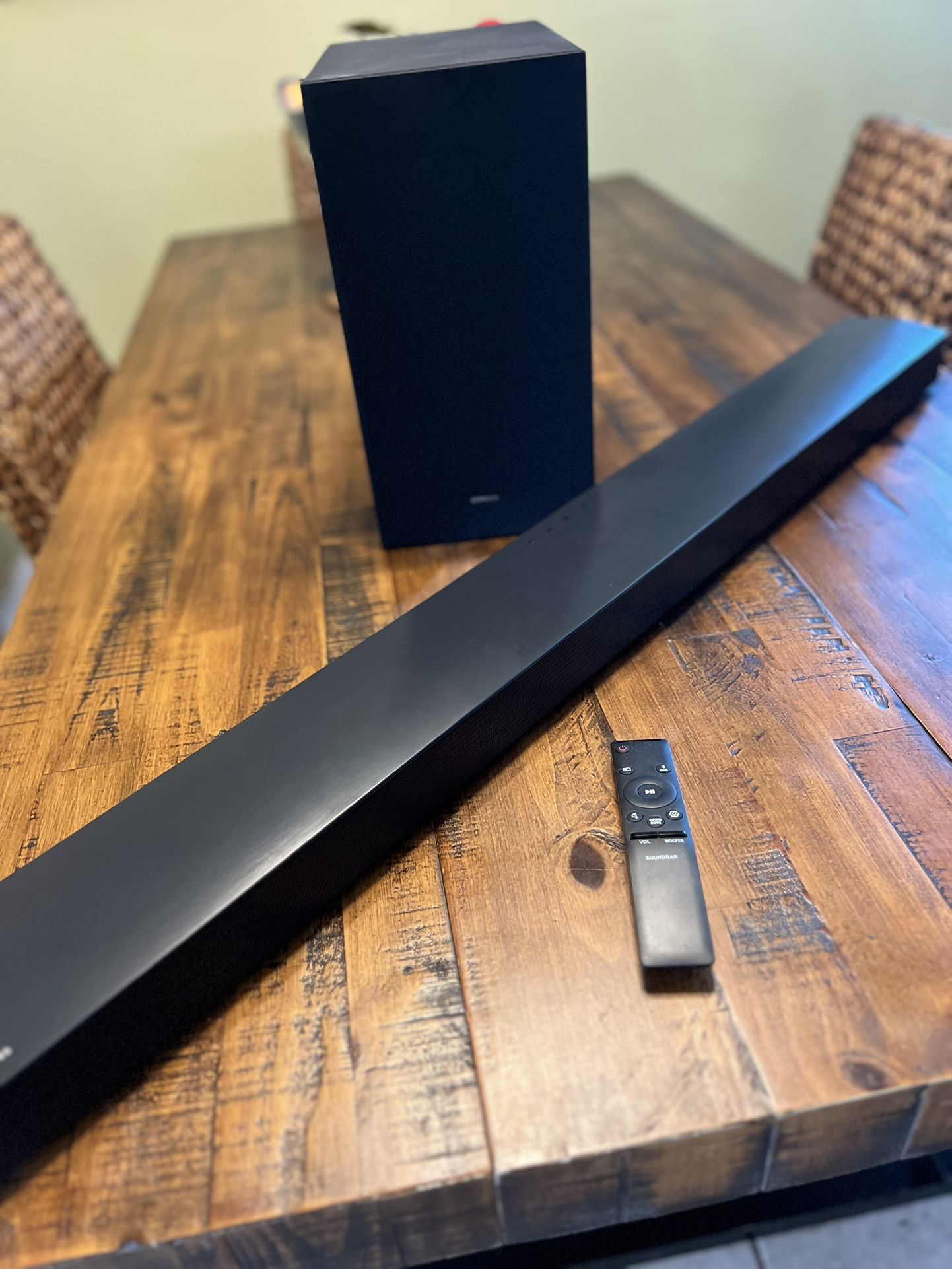 Samsung - HW-B650/ZA 3.1 Channel Soundbar YEAR 2024** 