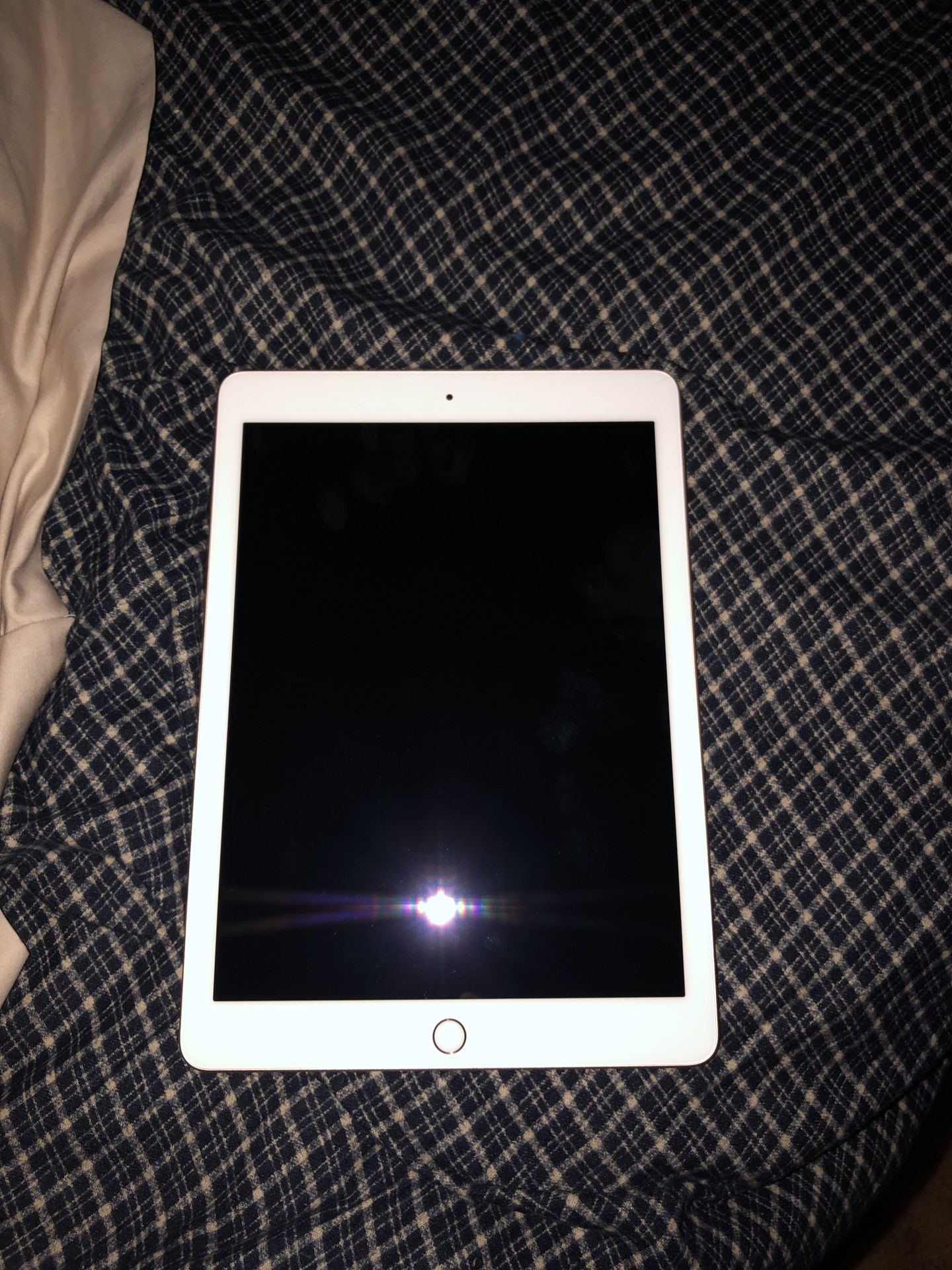 Ipad 6 gen 9.7 newest model