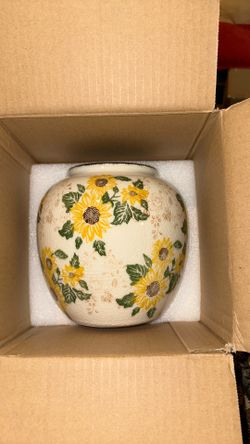 W Pastoral Ceramic Vase, 6.3 Inch Vintage Sunflower Yellow