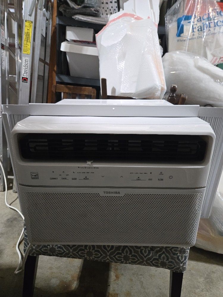 TOSHIBA AIR CONDITIONER