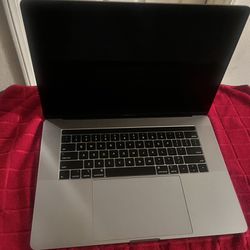MacBook Pro Apple 15” Space Gray