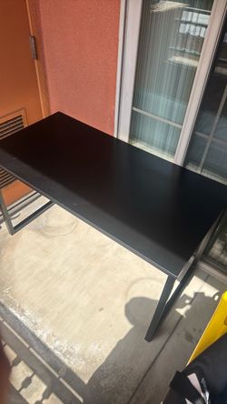 Black work desk