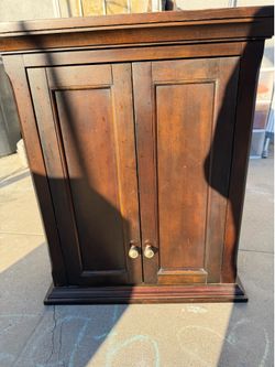Wall cabinet