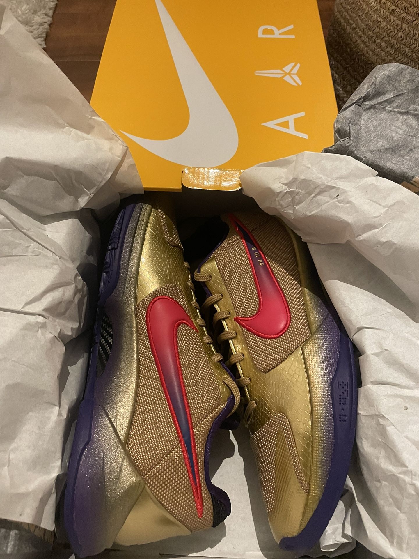 Kobe Hall Of Fame. Sz 9.5 DS