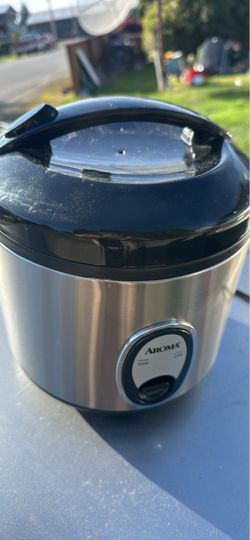 Space saver rice maker like new