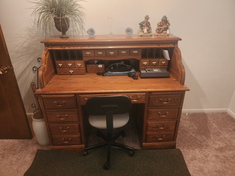 Broyhill Rolltop Desk
