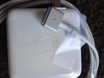 60 Watts - MagSafe 2 - 'T' Shape - ORIGINAL WITH APPLE LOGO ON IT Chargers for Apple MacBook