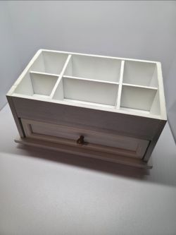 DESK ORGANIZER